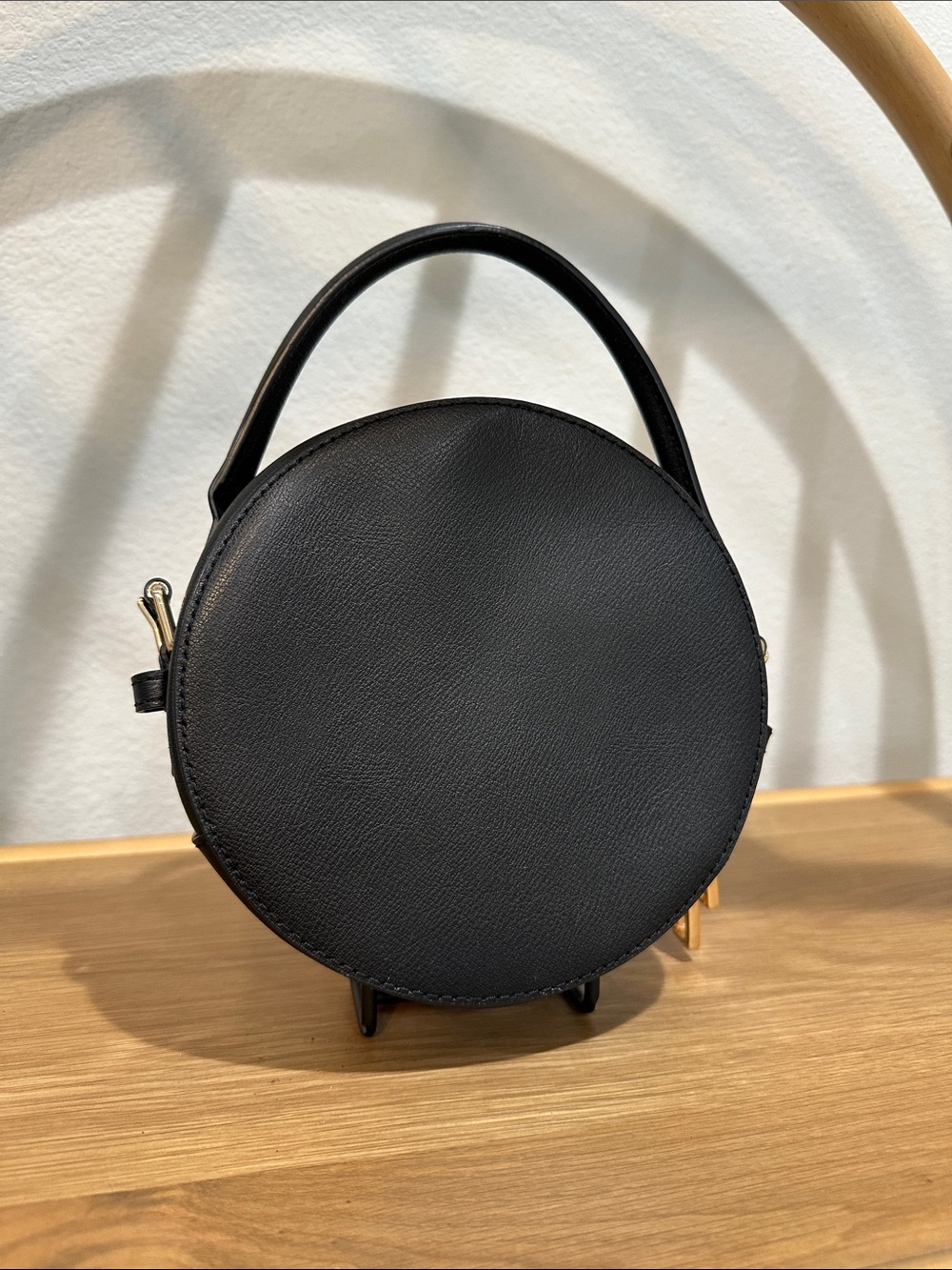Marc Jacobs Black Leather ~ The Commuter Circle Crossbody Bag ~
Limited Edition - Picture 6 of 12